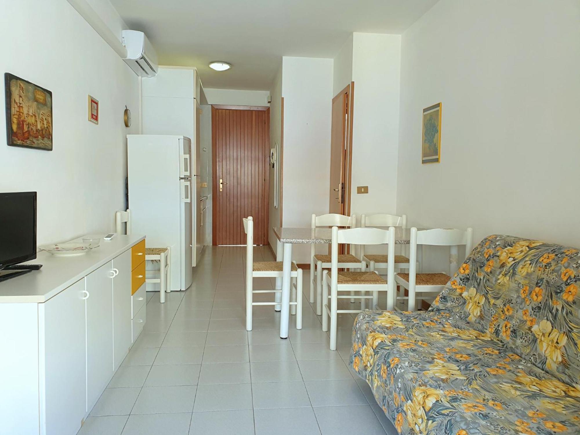 Apartment Lovely Flat In Pineda 100m From The