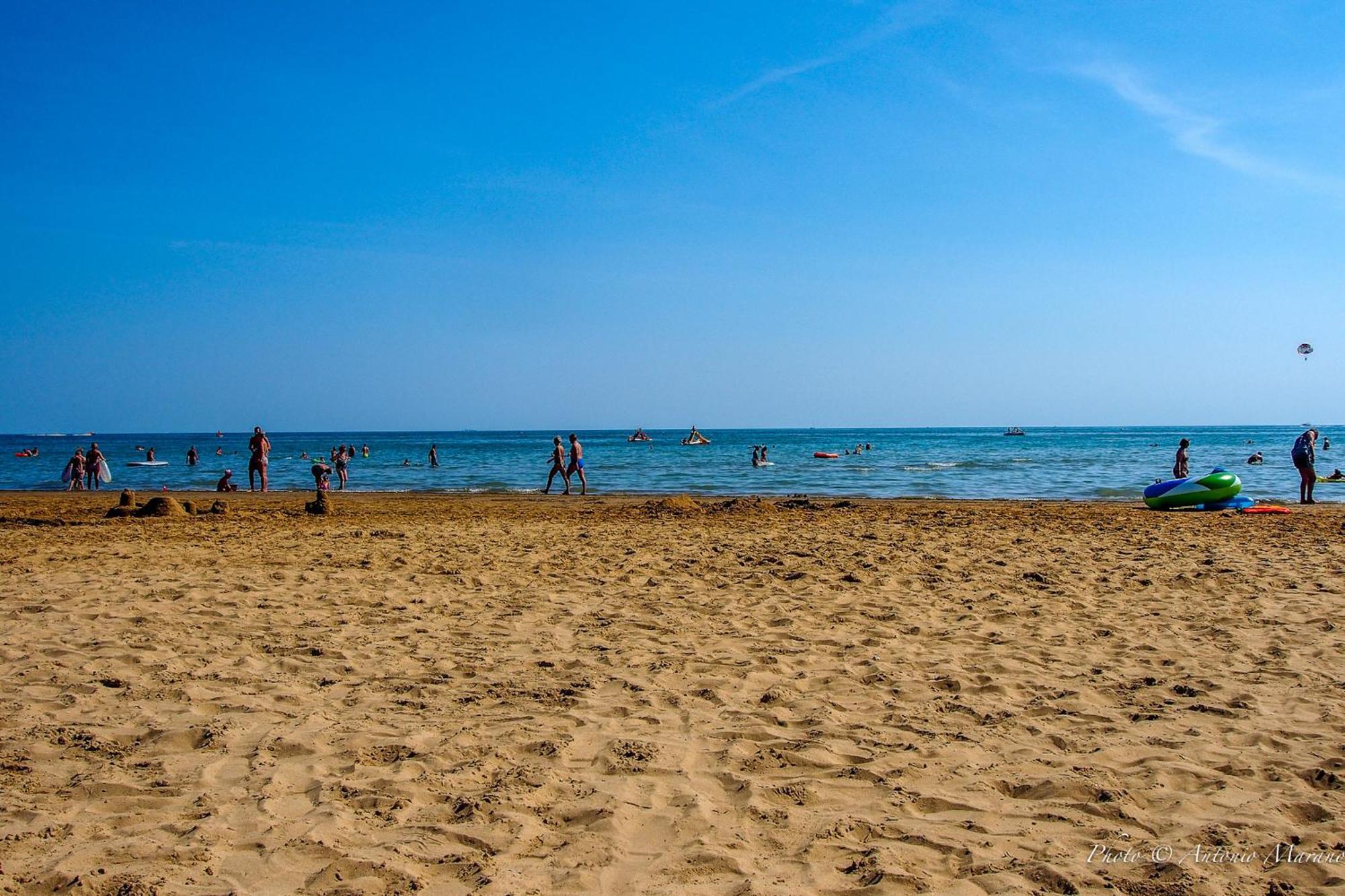 Lovely Flat In Pineda 100m From The